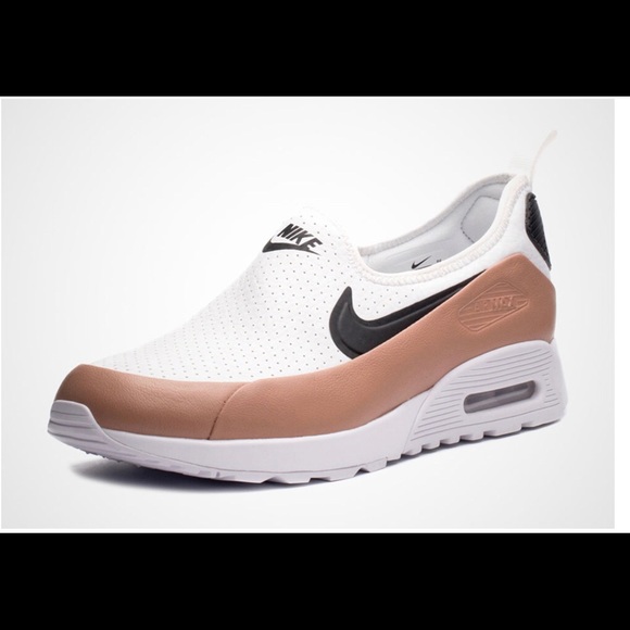black nike slip ons womens